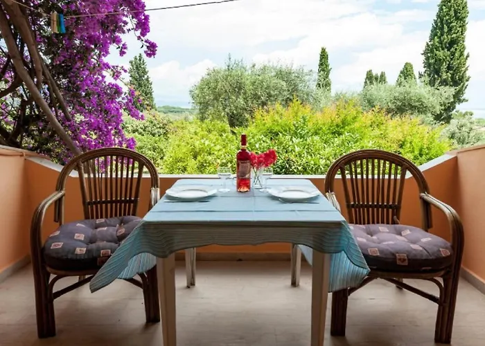 Apartament Marilena & *